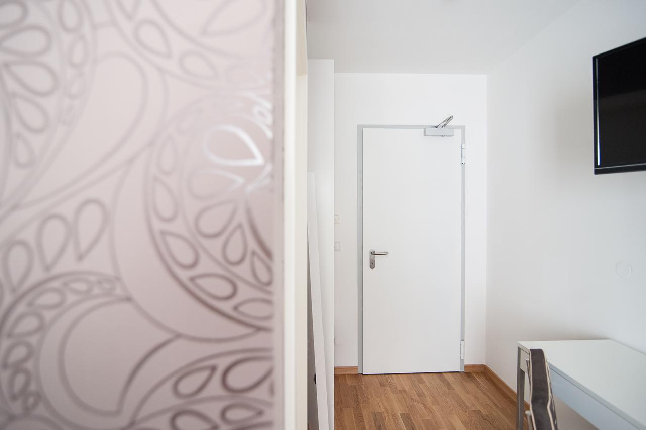 Hotel Apartment Am Arbach Eningen unter Achalm 객실 사진